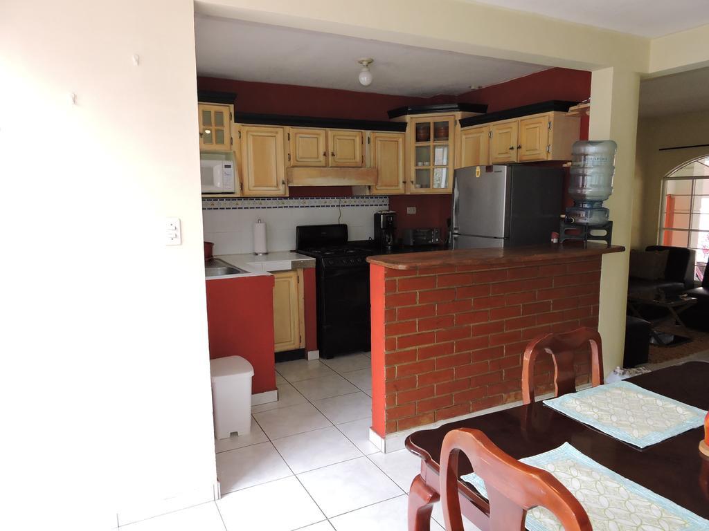 Cumbres De San Francisco Apartamento San Salvador
